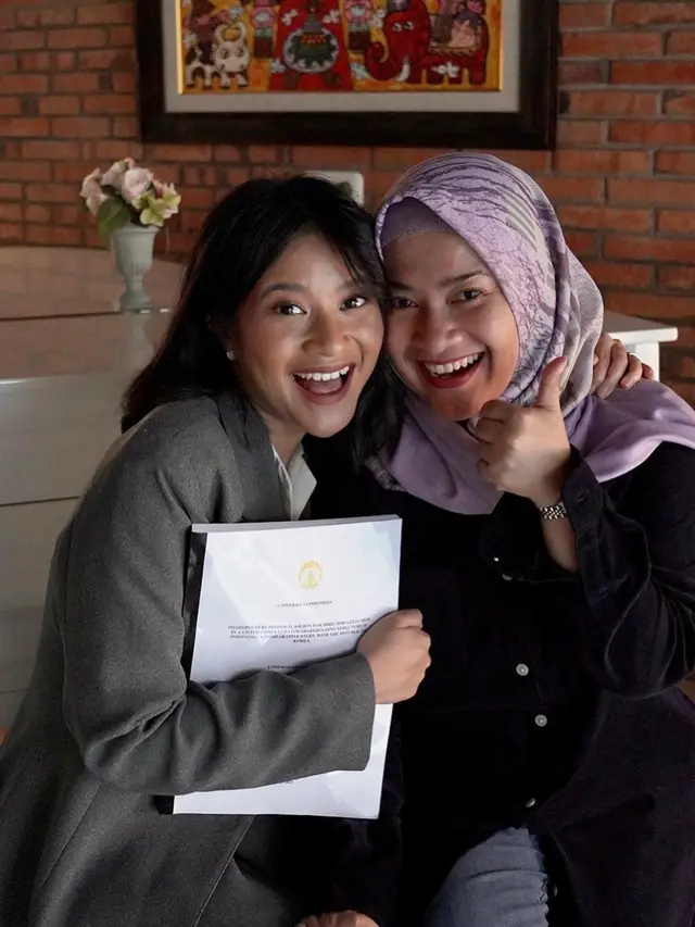 Ikke Nurjanah dan Dira