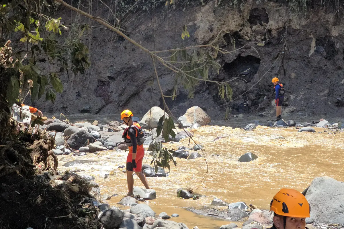 Pencarian korban banjir lahar dingin di kawasan Gunung Marapi. (Liputan6.com/ ist)