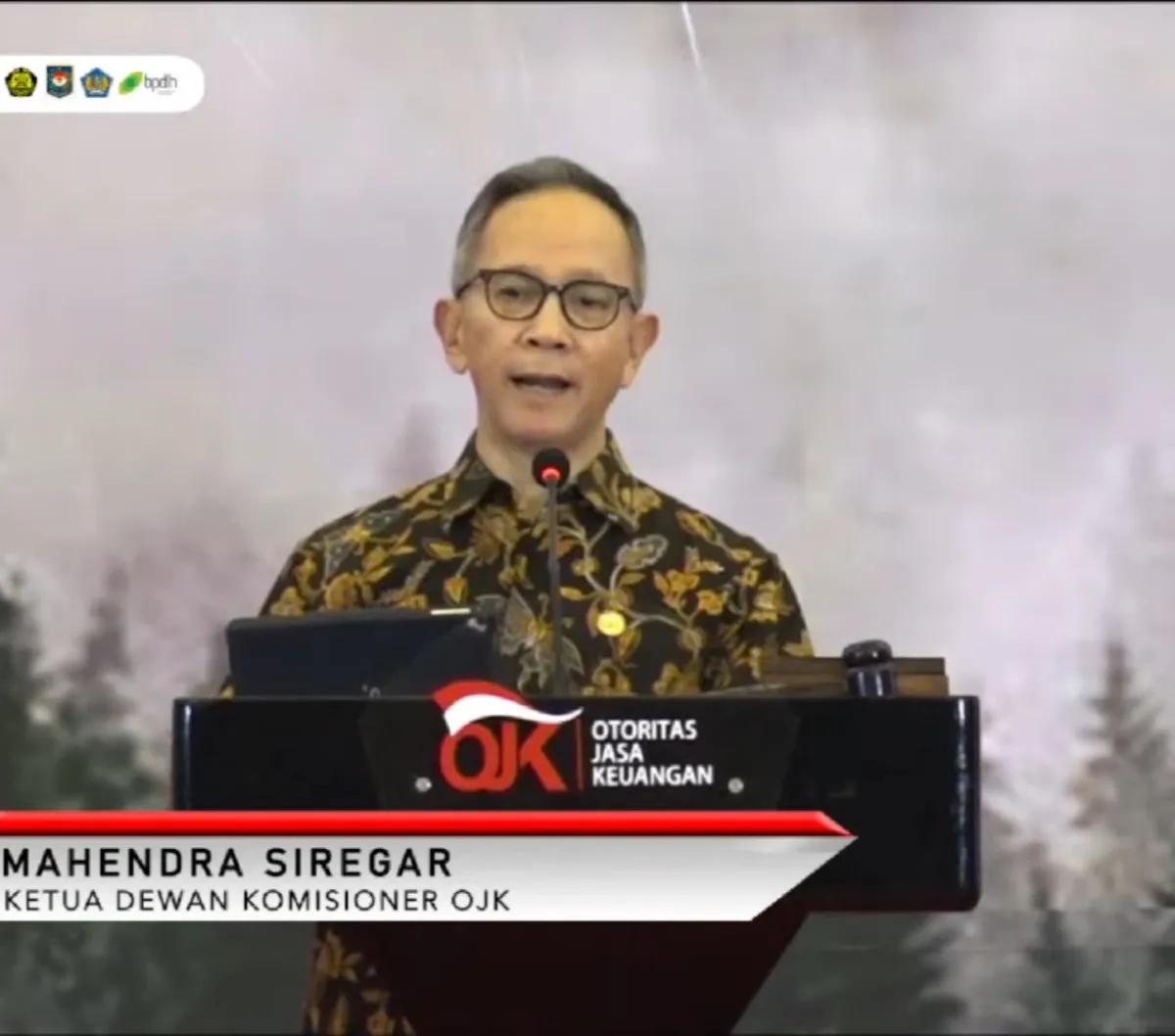 "Iya ini kita sedang menyiapkan aturan mengenai batasan-batasan (suku bunga)," kata Edi usai acara Forum Penguatan Audit Internal Sektor Industri Keuangan Nonbank di Jakarta, Kamis (12/10).<br><br>