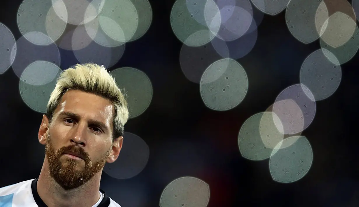 Laga penyisihan Piala Dunia melawan Uruguay merupakan comeback Lionel Messi setelah sebelumnya sempat menyatakan pensiun dari timnas Argentina. (Reuters/Marcos Brindicci)