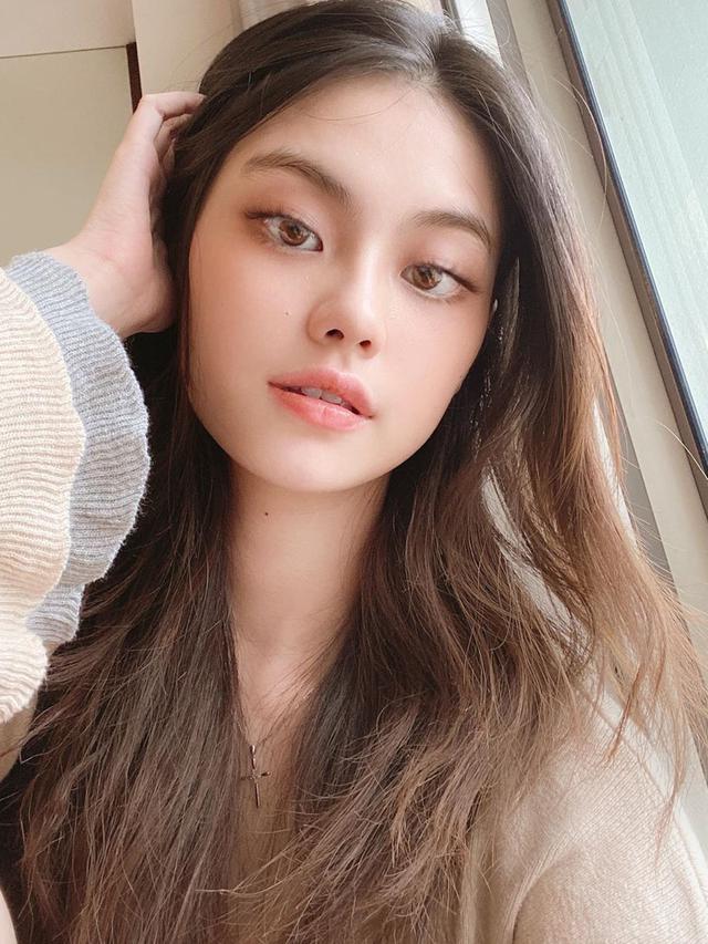 7 Potret Terbaru Gege Elisa, Dianggap Mirip Jennie Blackpink