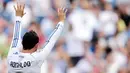 Superstar Real Madrid Cristiano Ronaldo menggondol el pichichi dan memecahkan rekor gol terbanyak dalam satu musim La Liga dengan raihan 40 gol usai menyumbang dua gol kemenangan 8-1 atas Almeria, 21 Mei 2011. AFP PHOTO/DANI POZO