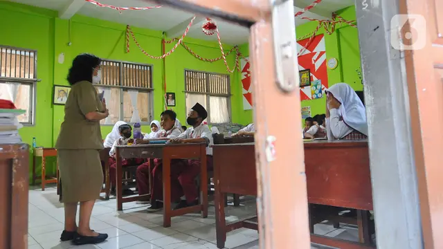 murid SDN Pondokcina ujian