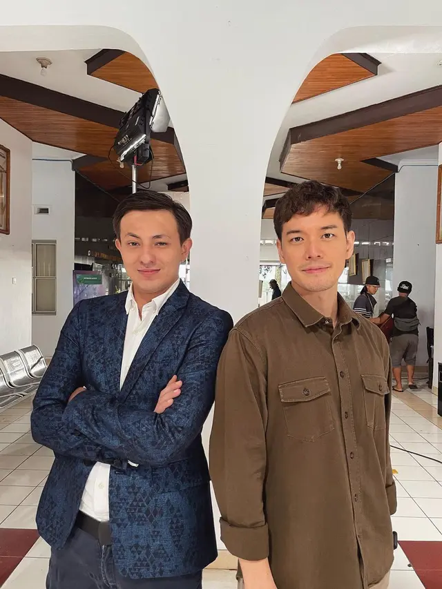 Bintang sinetron Dewi Rindu Dylan Carr dan Anthony Xie