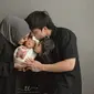 Potret Atta Halilintar, Aurelie Hermansyah, Ameena Hanna Nur Atta, dan Baby Azura (Sumber: Instagram/attahalilintar dan Instagram/azuraatta)