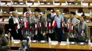 Sejumlah Anggota DPR memakai Syal Bendera Palestina saat mengikuti Rapat Paripurna ke 14 di Gedung Nusantara II DPR, Jakarta, Senin (11/12). (Liputan6.com/Johan Tallo)