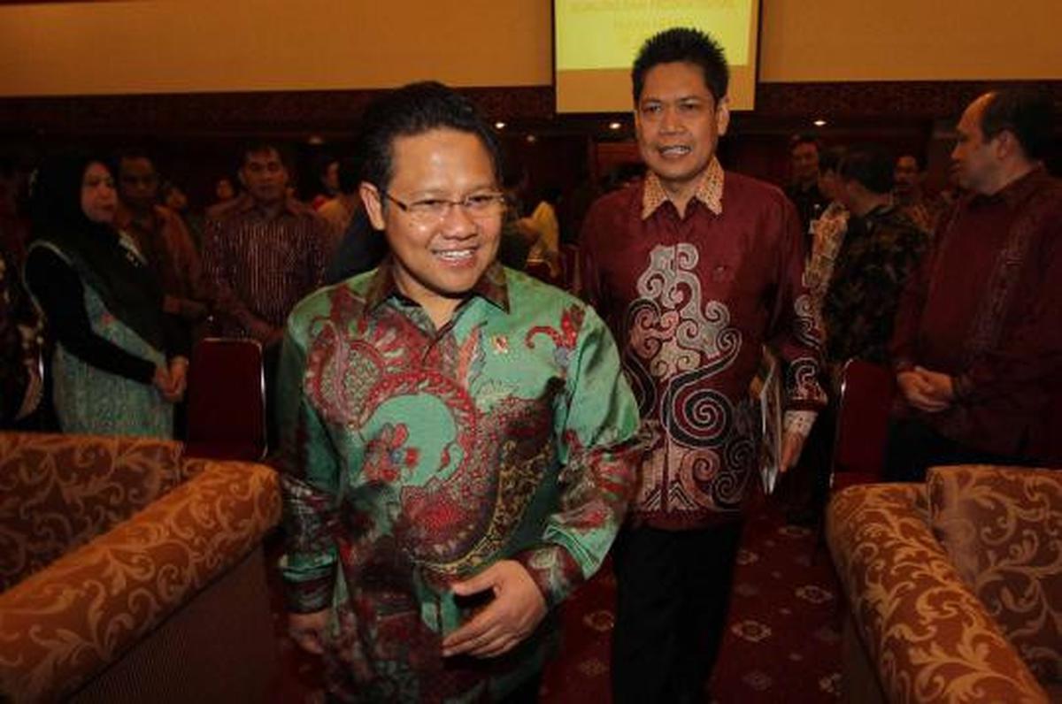 Menakertrans berikan "Paramakarya" ke perusahaan kecil