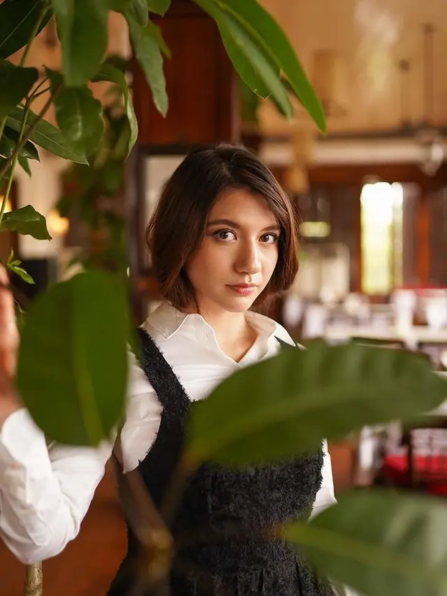 6 Potret Terbaru Cassandra Lee dengan Rambut Pendek