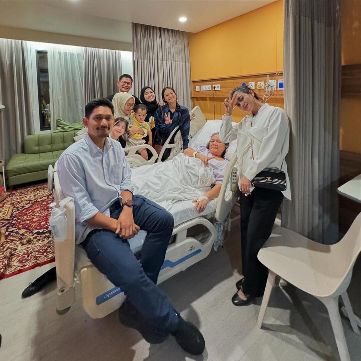 Momen Kebersamaan Ibnu Jamil dan Sang Ibunda yang Kini Tinggal Kenangan