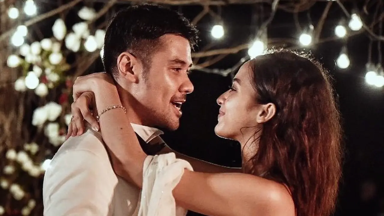 [Bintang] Selain Chicco Jerikho, Fashion Desainer Indonesia Ini Juga Sayang dengan Putri Marino