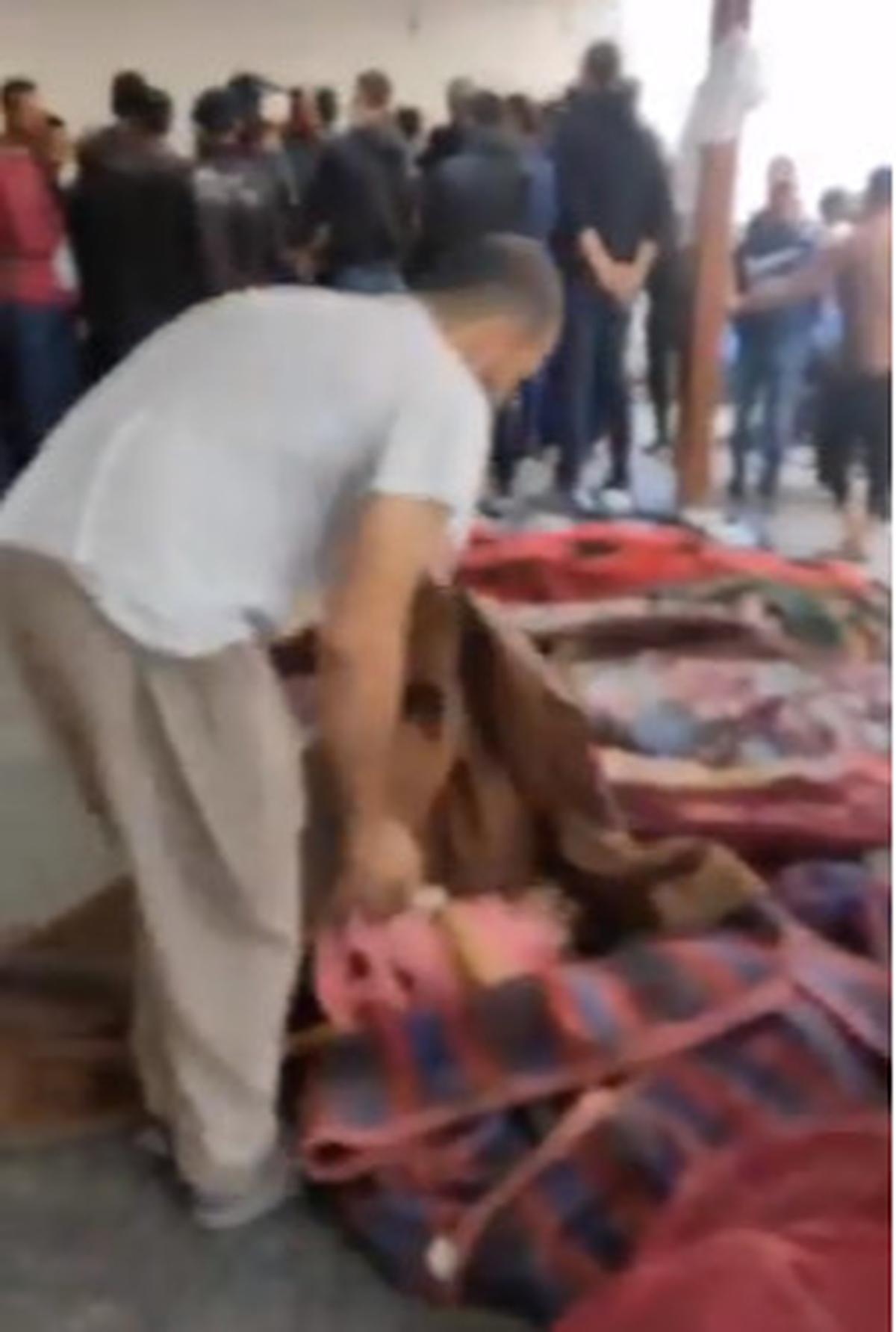 Israel Bantai Wanita & Anak-anak di Tempat Pengungsian
