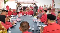 Fajar Hasan resmi mendaftar di Partai Demokrasi Indonesia Perjuangan (PDIP), di Posko Juang DPC PDIP Muna Barat, di Desa Wapae Jaya, Kecamatan Tiworo Tengah (Istimewa)