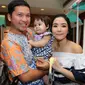 Gading Marten dan Gisella Anastasia bersama sang putri, Gempita Noura Marten. [Foto: Herman Zakharia/Liputan6.com]