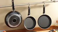 Ilustrasi peralatan dapur untuk kado pernikahan. (c) estudiosaavedra/Depositphotos