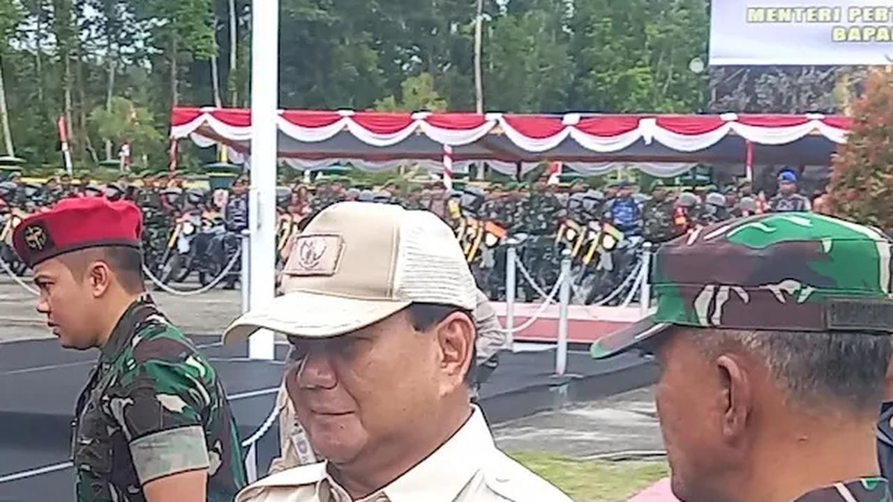 Canda Tawa Prabowo Nostalgia dengan Mantan Anak Buah di Papua: Waktu Itu Aku Masih Langsing Ya