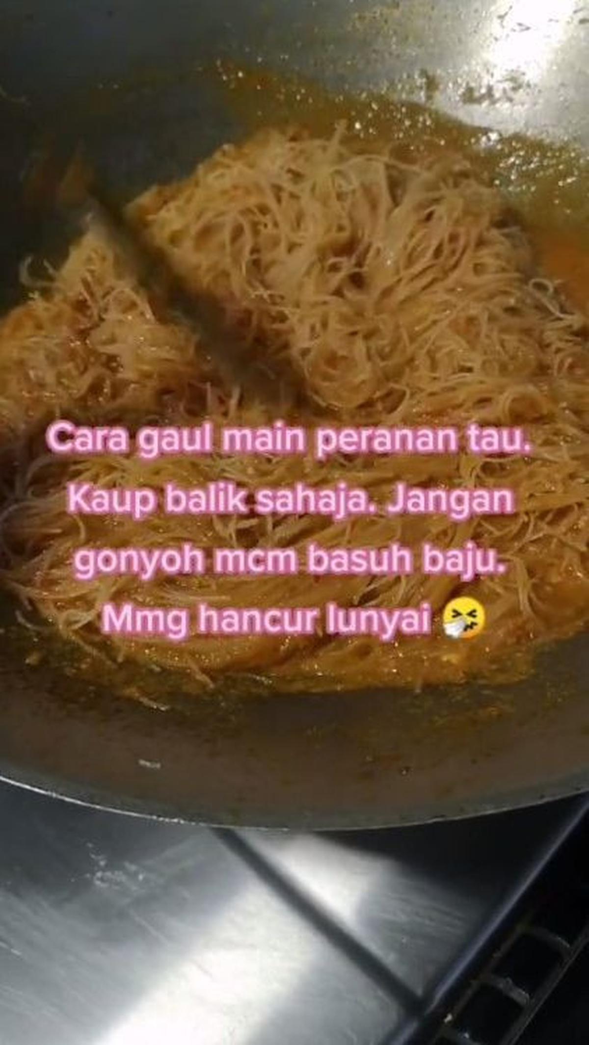 Cuci Bihun Sampai Bersih