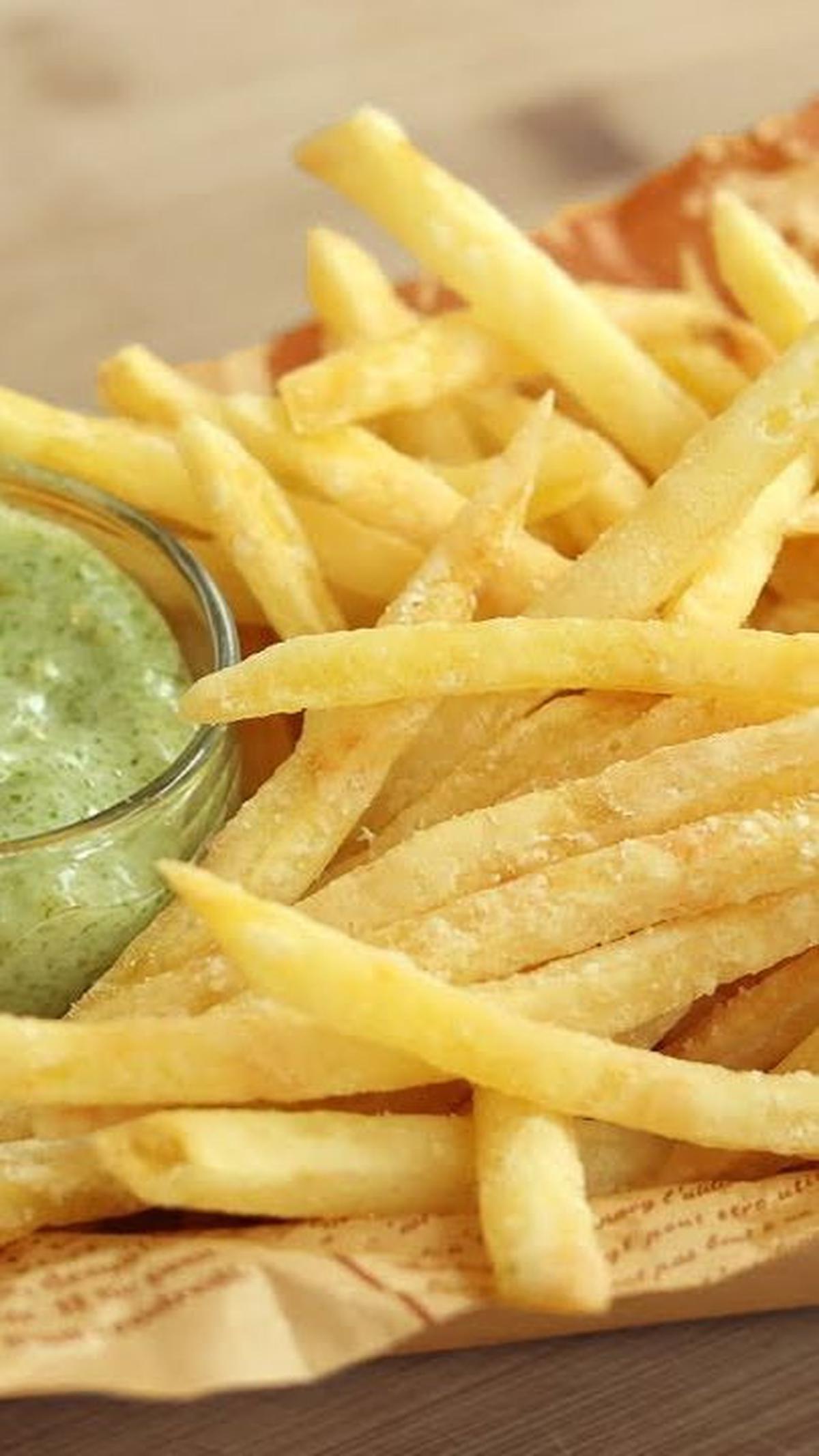 2. Kentang Goreng Truffle & Seaweed Mayo ala Cafe