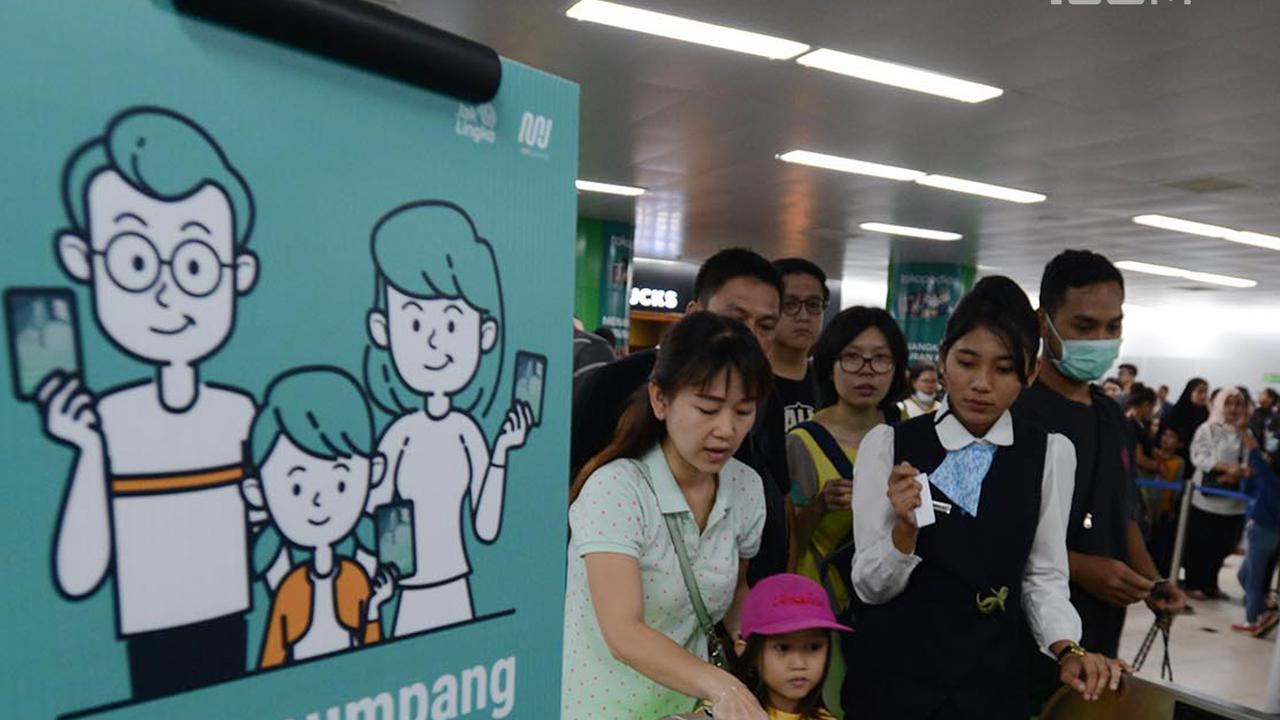 Antusiasme Warga Ibu Kota Menjajal MRT