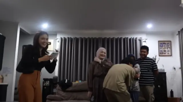 Dekat dengan Rizky Febian, Ini 5 Momen Mahalini Pertama Kali Bertemu Nathalie Holscher
