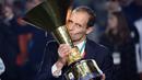2. Massimiliano Allegri - Catatan apik saat melatih Juventus menjadikan nya kandidat terdepan sebagai suksesor Solskjaer di Manchester united. Pria asal Italia ini juga tengah menganggur usai mundur dari Juventus. (AP/Marco Bertorello)