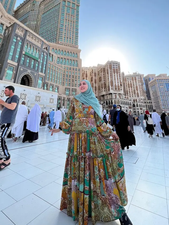 Tampil Bercadar, Ini 7 Potret Bella Shofie Jalani Umrah di Kehamilan Keduanya