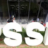 Rencana pemerintah untuk mencabut pembekuan PSSI langsung dikomentari beragam oleh para netizen di dunia maya. 