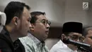 Wakil Ketua DPR RI Fadli Zon berbicara saat bertemu dengan pihak Pengadilan Tinggi DKI Jakarta, Senin (4/2). Fadli mempertanyakan dasar hukum penahanan Ahmad Dhani terkait kasus pelanggaran UU ITE. (Merdeka.com/Iqbal Nugroho)