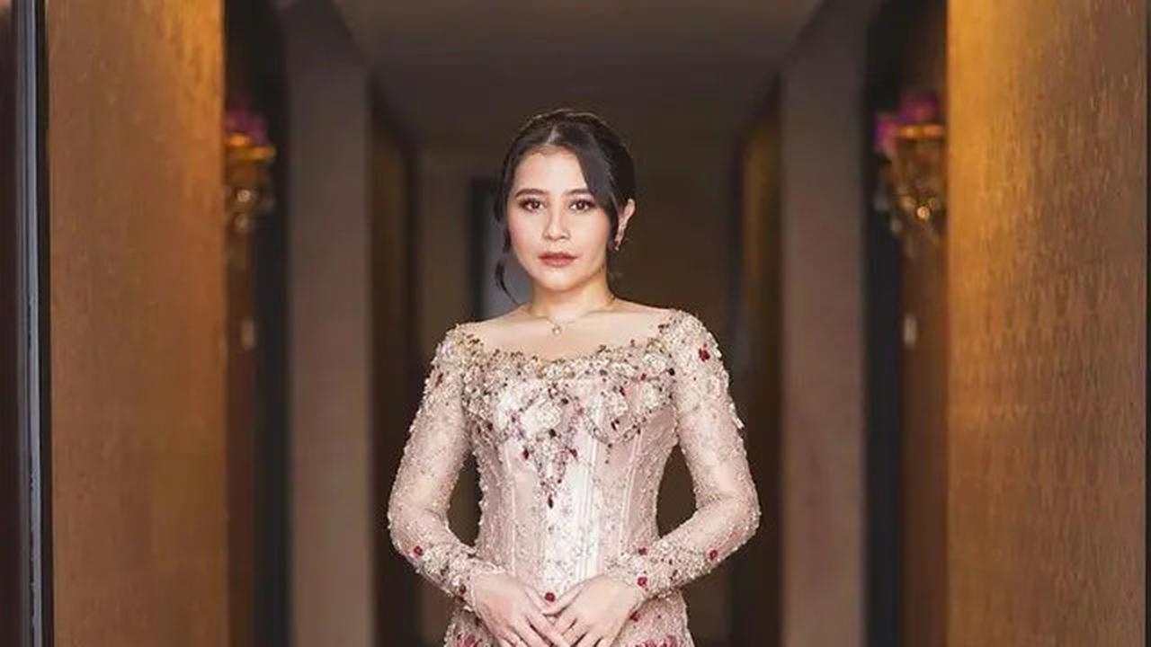 5 Model Kebaya Modern Simple tapi Mewah April 2025