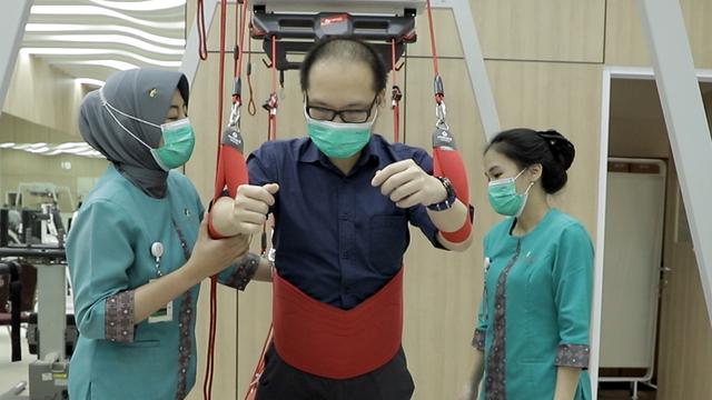 Sakit PinggangRehabilitasi Medik Bisa Mengatasi Penurunan Fungsi Fisik dan Punggung Tak Kunjung Sembuh? Atasi dengan Program Kesehatan Ini