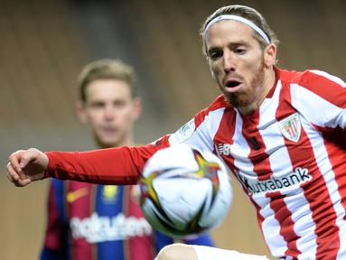 Iker Muniain tampil apik di musim ini bersama Athletic Bilbao. Ia terlah menyumbangkan dua gol dan tiga assist dalam 12 laga di Liga Spanyol. Hingga pekan ini, ia tercatat telah mengoleksi empat gelar Man of The Match. (AFP/Cristina Quicler)