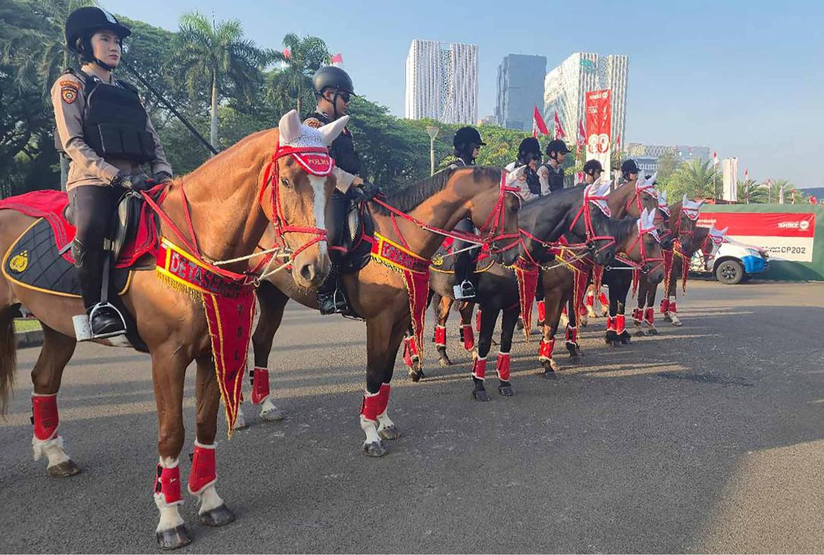 FOTO: Pasukan Berkuda Polri Dikerahkan Kawal Perayaan HUT RI ke-80 di Jakarta