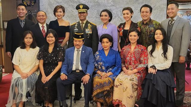 5 Potret Alex Perkasa, Putra Jenderal Andika Perkasa yang Jadi Seorang Dokter