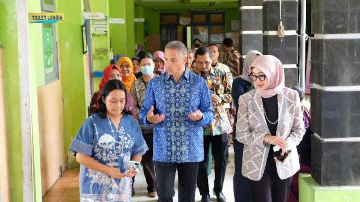 Peluncuran Program untuk Perkuat Tenaga Kesehatan untuk Ibu dan Bayi ...