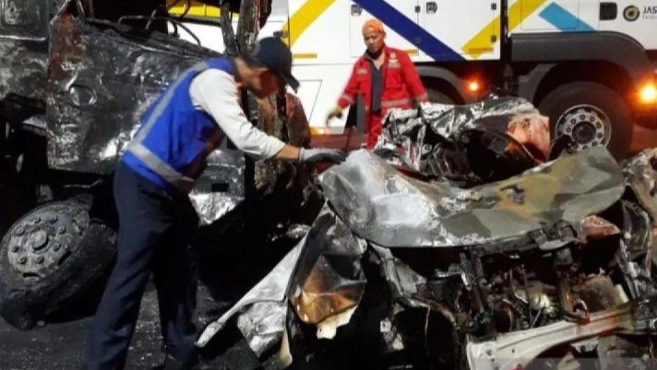 Kemenhub dan Korlantas Polri Terjunkan Tim Selidiki Penyebab Kecelakaan Maut di Gerbang Tol Ciawi