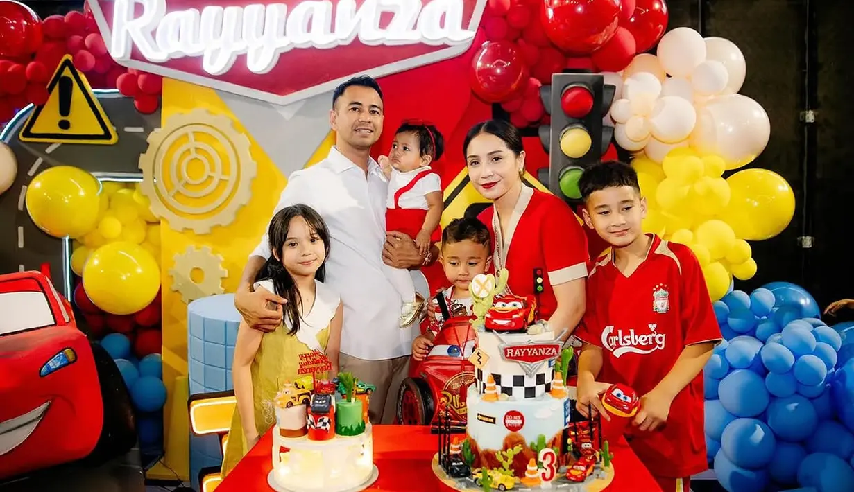 Nagita Slavina tampil begitu menyala saat rayakan ultah Rayyanza di pesta bertemakan Cars itu [@raffinagita1717]