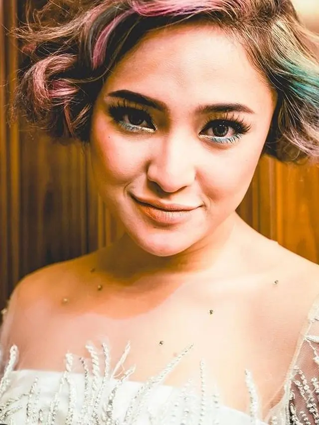 Potret Marshanda saat Pernikahan Adiknya, Cantik dengan Rambut Pendek