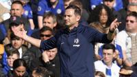 Ekspresi pelatih Chelsea, Frank Lampard, saat melawan Brighton and Hove Albion pada pekan ke-31 Premier League 2022/2023, di Stadion Stamford Bridge, Sabtu (15/4/2023). Chelsea menelan kekalahan ketiga beruntun di bawah asuhan Frank Lampard. (AP Photo/Kirsty Wigglesworth)