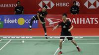 Mohammad Ahsan/Hendra Setiawan menelan kekalahan 15-21, 16-21 dari Kevin Sanjaya Sukamuljo/Marcus Fernaldi Gideon pada laga final Daihatsu Indonesia Masters 2020, di Istora Senayan, Minggu (19/1/2020). (Bola.com/Muhammad Iqbal Ichsan)