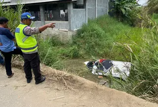 Tragedi di Sei Rampah: Gagal Menyalip, Avanza Terjun ke Sungai, 2 Orang Tewas