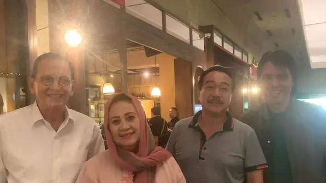 Potret Yessy Gusman Kumpul Bareng dengan Sederet Artis Senior, Kehadiran Once Mekel Curi Atensi (credit: https://www.instagram.com/yessy_gusman/).