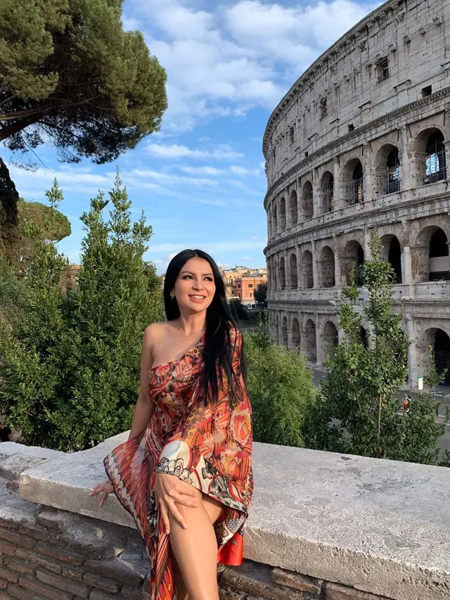Potret Liburan Five Vi Rachmawati di Roma, Italia