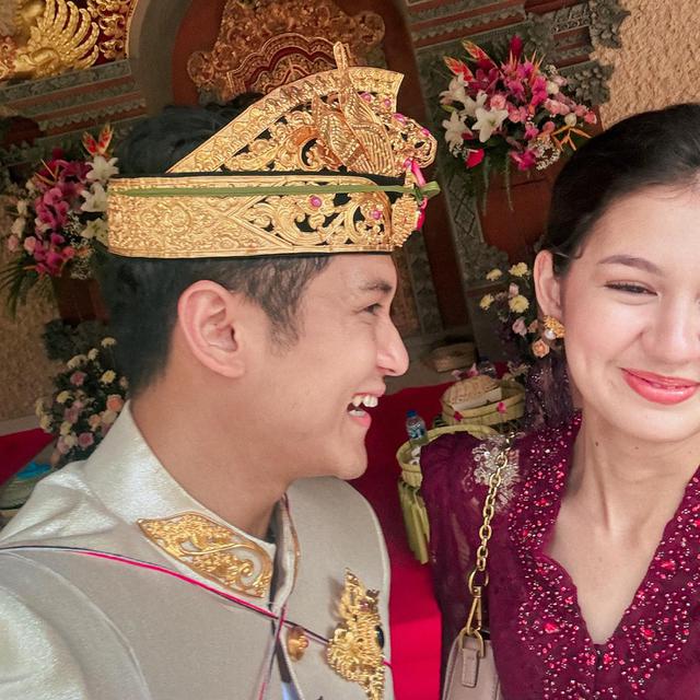 6 Potret Antonio Blanco Jalani Upacara Potong Gigi, Didampingi Zoe Meski Beda Agama