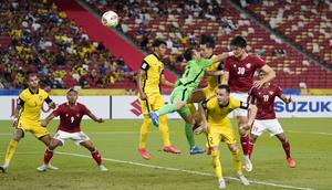 Pemain naturalisasi asal Indonesia Elkan Baggot menjebol gawang Malaysia dalam babak penyisihan Piala AFF 2020. Akhirnya Indonesia lolos ke Final Piala AFF 2020 usai mengalahkan Singapura 4-2 di babak semi final. (Dok. AFF)
