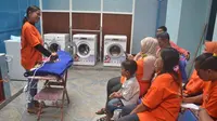 Pekerja Rumah Tangga berlatih di Sekolah PRT Malang, Jawa Timur (Liputan6.com/Zainul Arifin)