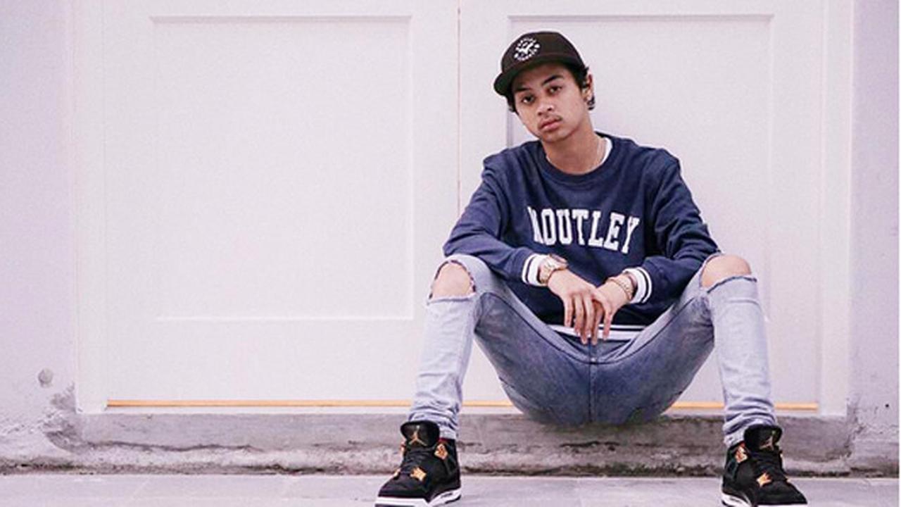 [Bintang] Bastian Steel