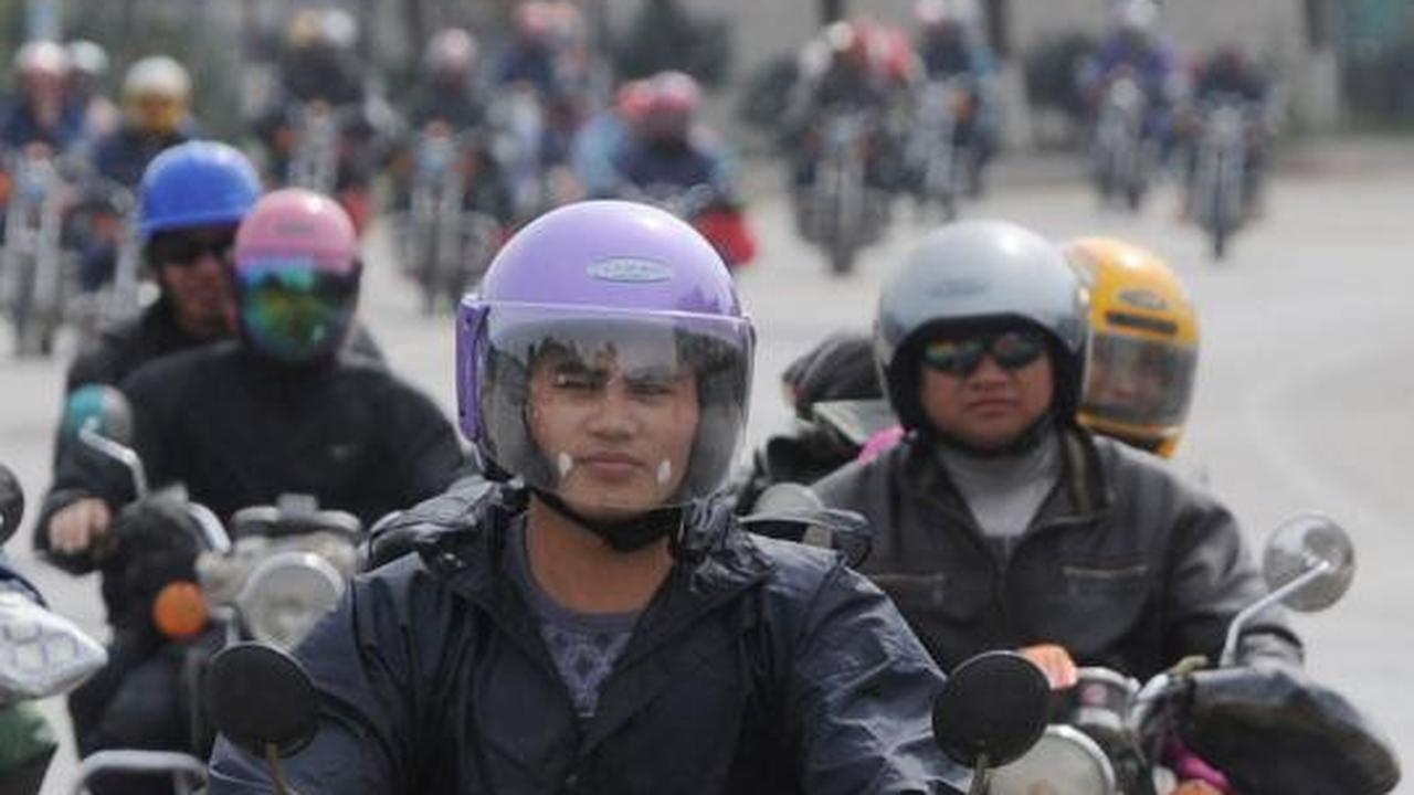 Rayakan Imlek, puluhan ribu warga China mudik naik motor