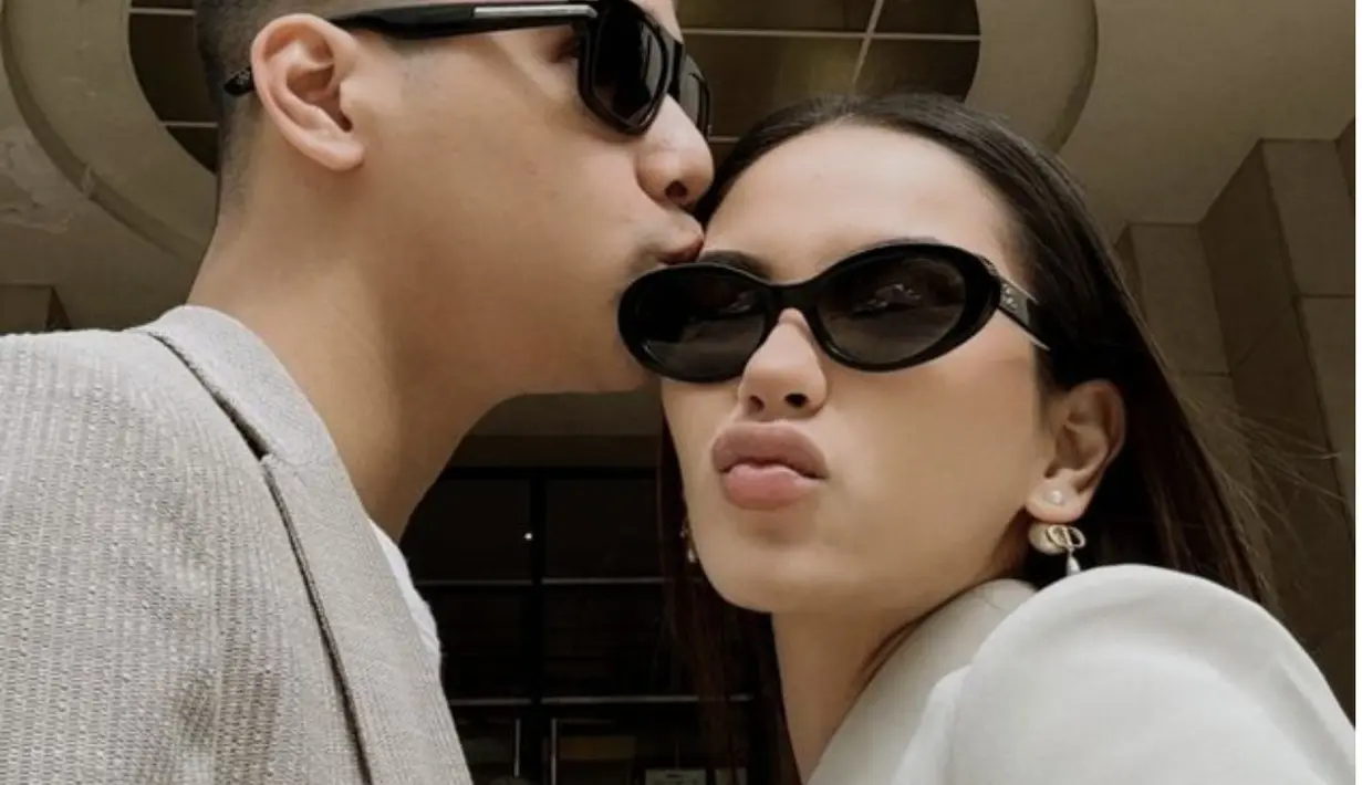 Tentunya, tampilan Alyssa dan Al juga turut menarik perhatian, hadirkan style yang chic dan memikat.  [Foto: Instagram/ Alyssa]