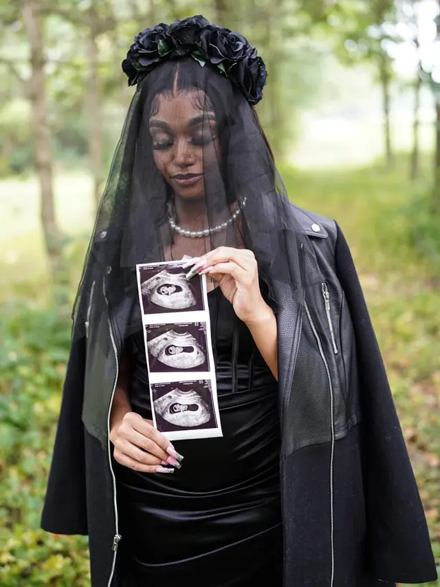 Wanita 23 Tahun Ini Jalani Maternity Shoot Bertema Pemakanan, Potretnya Unik