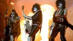 Grup heavy metal AS Kiss tampil saat di atas panggung utama pada hari pertama Paleo Festival ke-45, di Nyon, Swiss (19/7/2022). The Paleo adalah festival musik terbuka terbesar di bagian barat Swiss. (Laurent Gillieron/Keystone via AP)