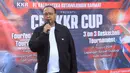 CEO PT Kalimatera Kotawaringin Rahmat (KKR), Raden Rahmat Bastian, memeberi sambutan saat membuka acara "Fourfeo Soccer Tournament" di Lapangan Rugby Gelora Bung Karno (GBK), Jakarta Pusat, pada Minggu (11/8/2024). (Bola.com/M Iqbal Ichsan)